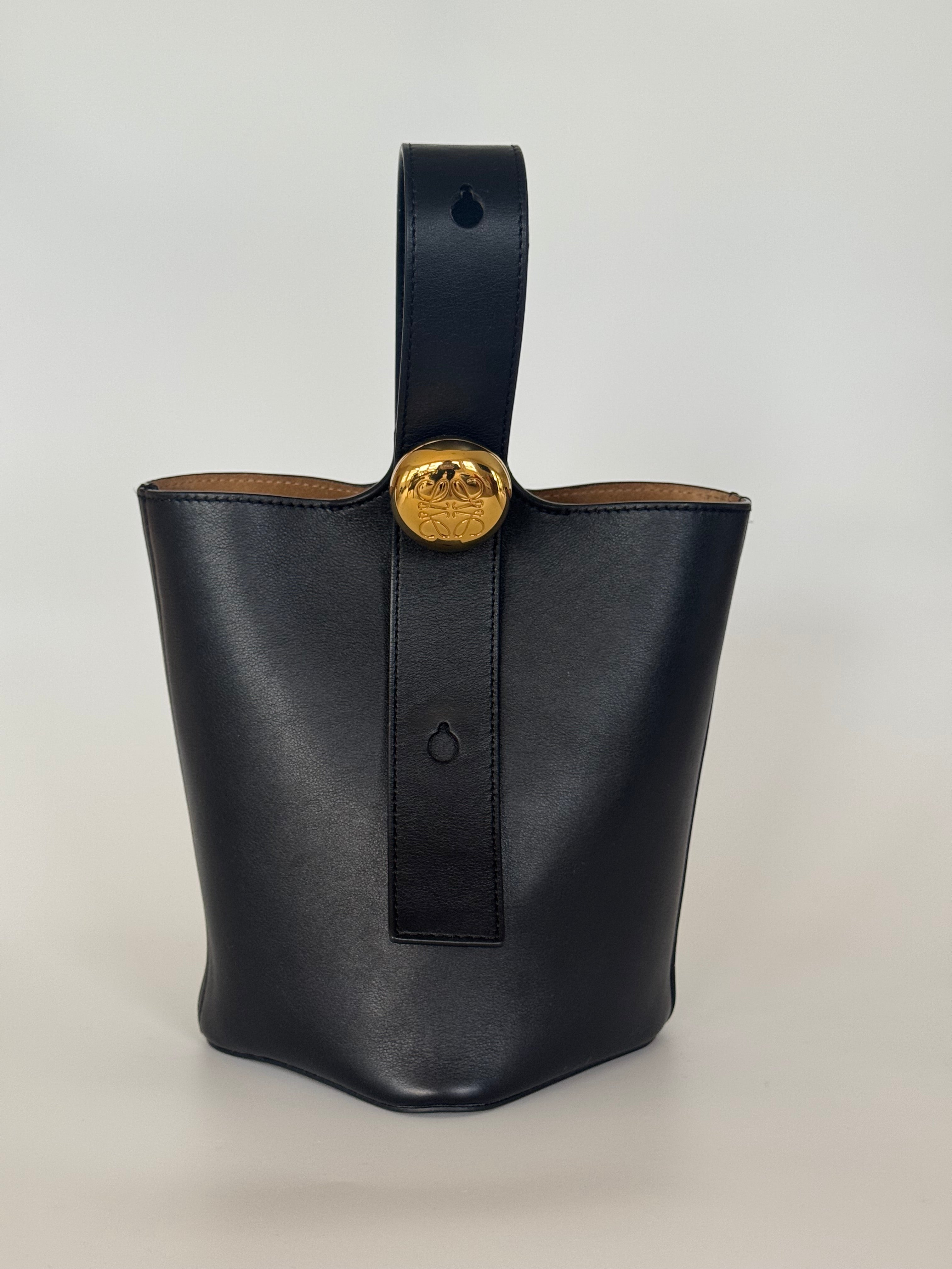 Loewe Pebble Bucket Bag Mini